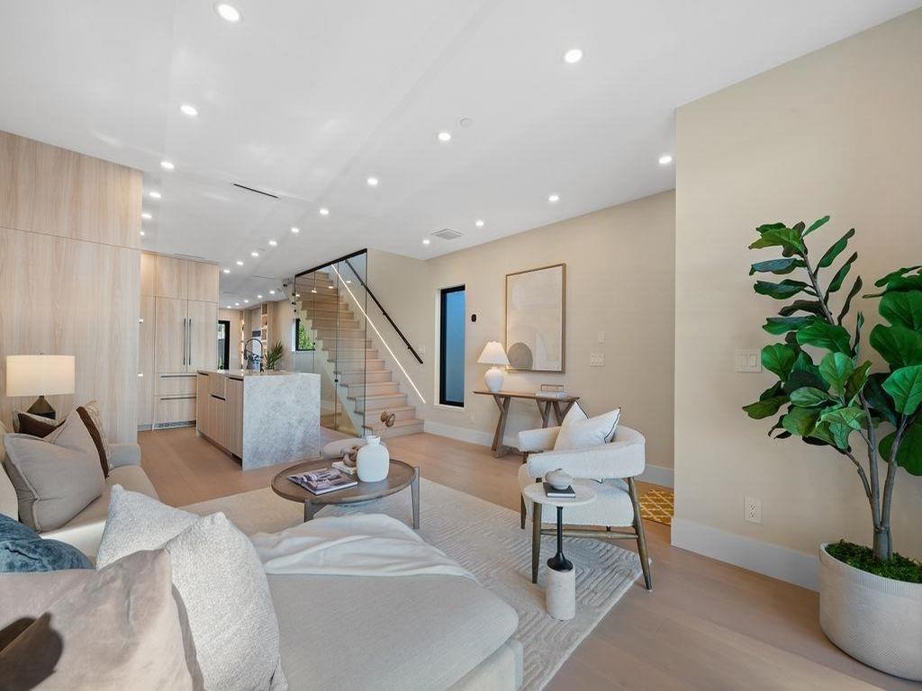 Listing Image for R3096575