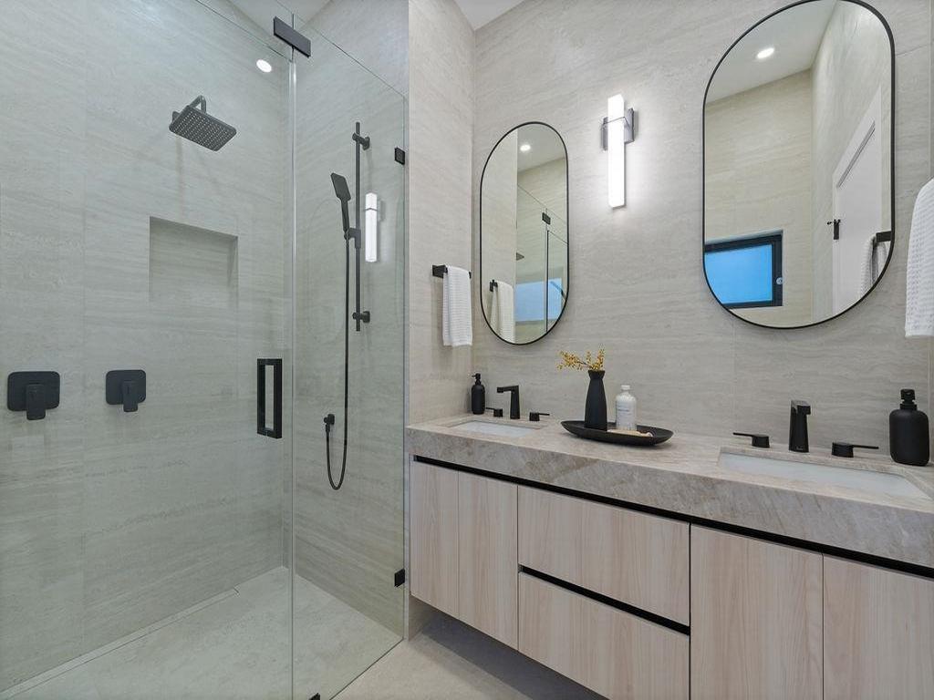 Listing Image for R3096575