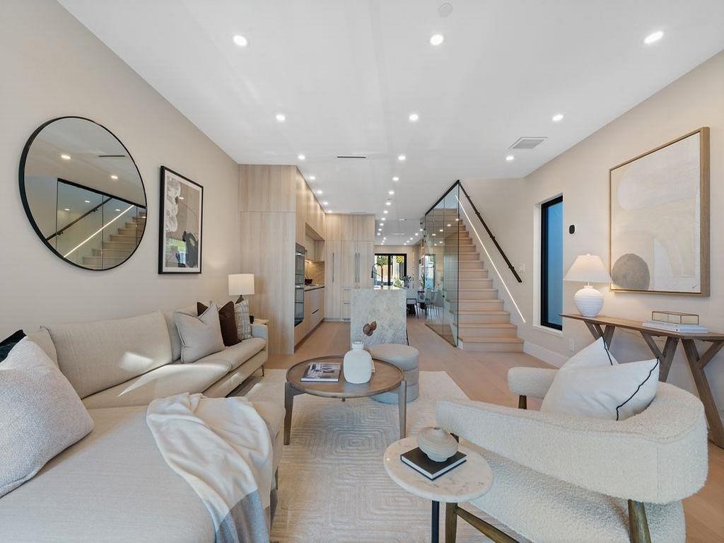 Listing Image for R3096575