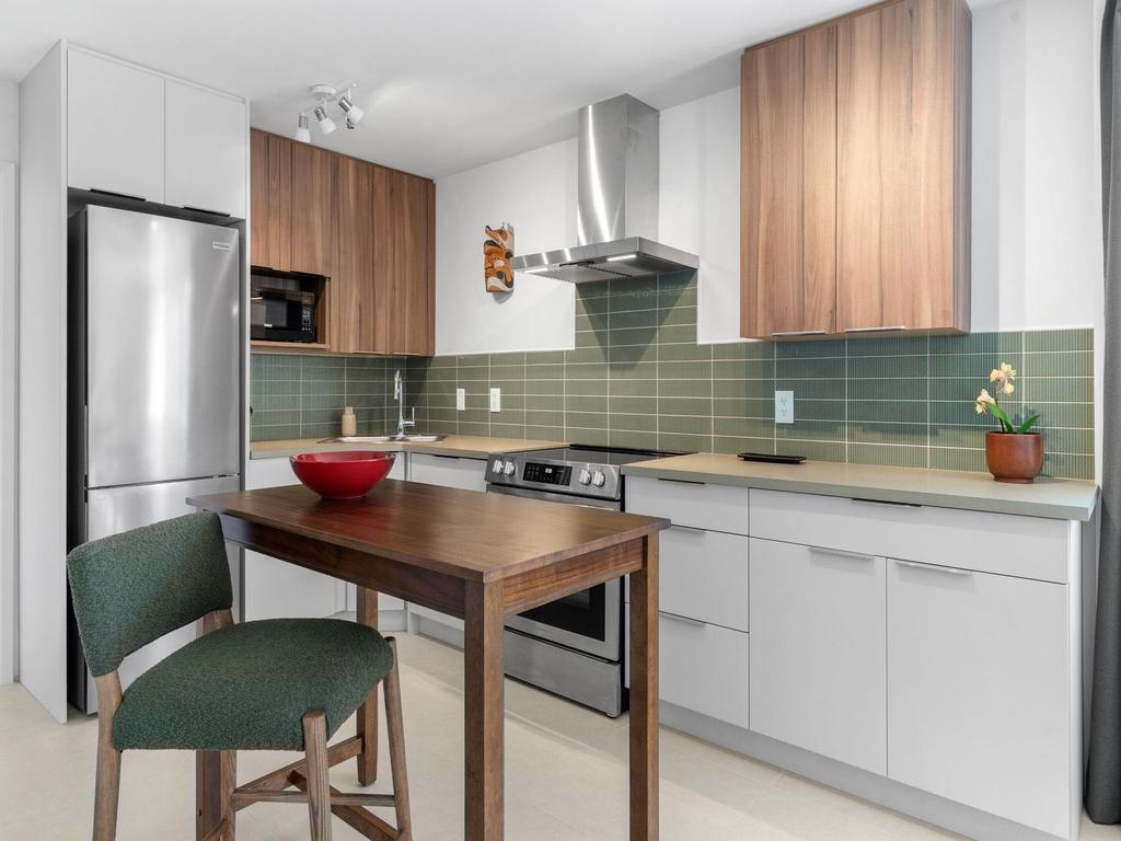 Listing Image for R3096602