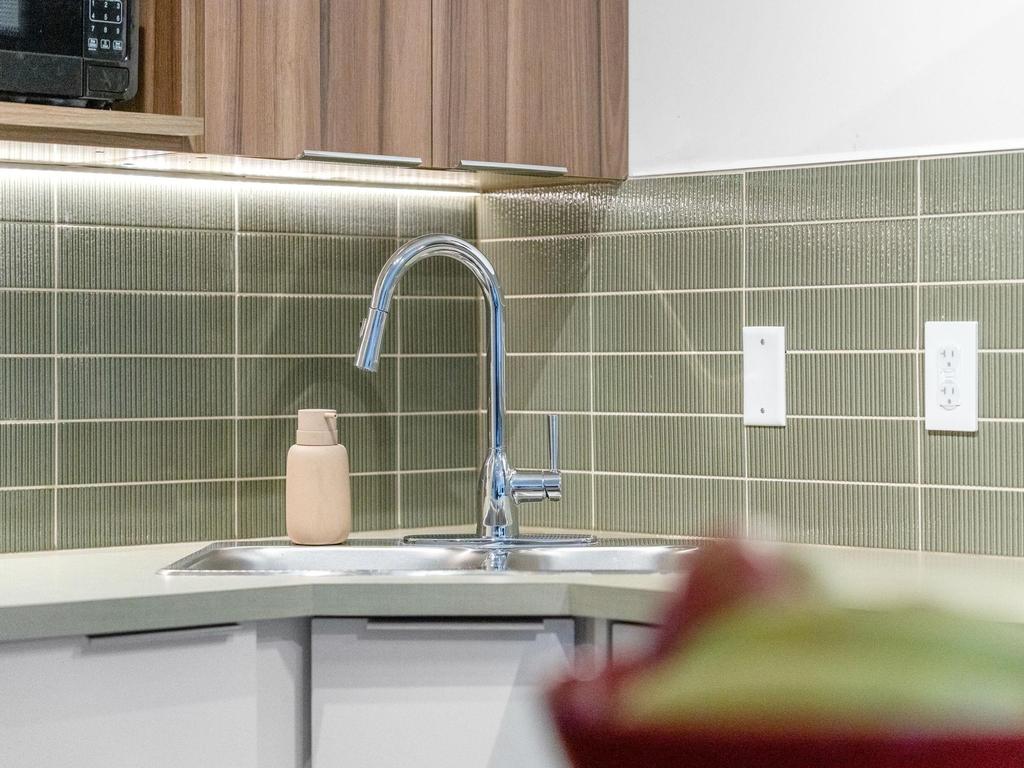 Listing Image for R3096602