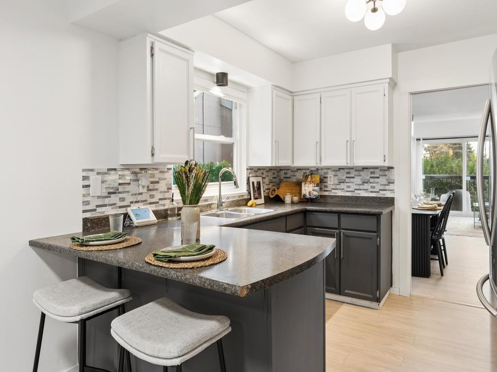 Listing Image for R3096612