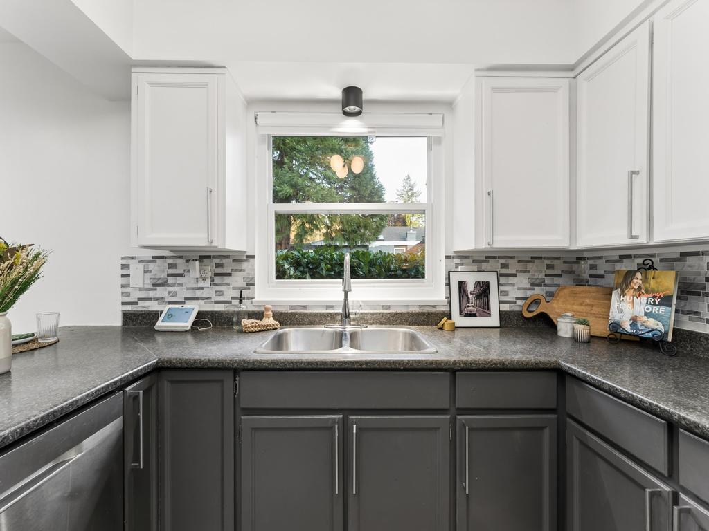 Listing Image for R3096612