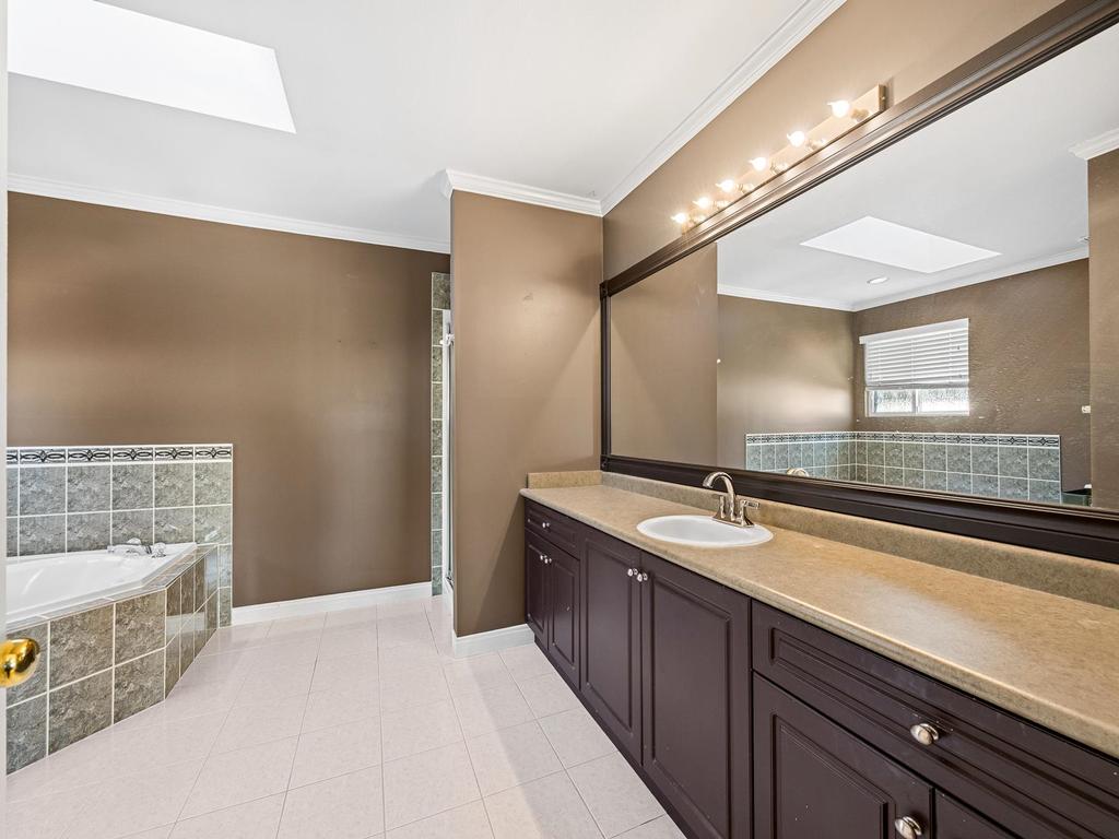 Listing Image for R3096794