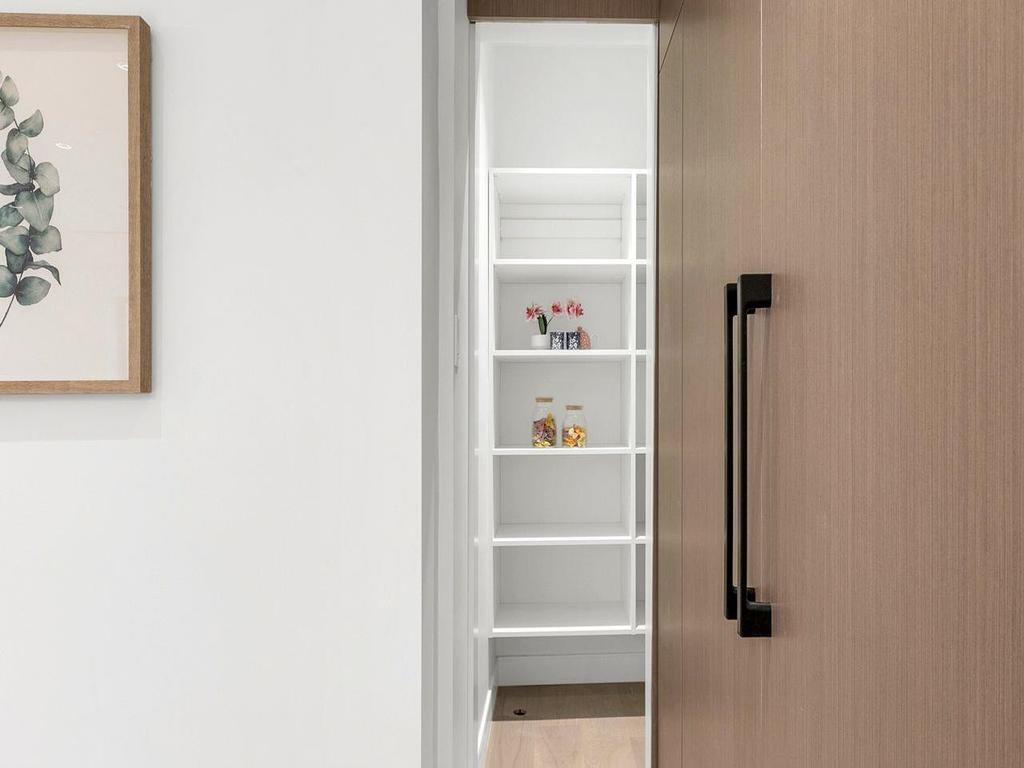 Listing Image for R3096836