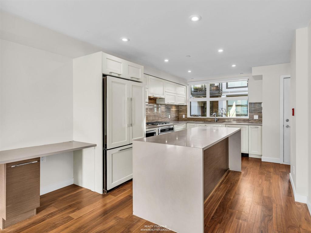 Listing Image for R3096997