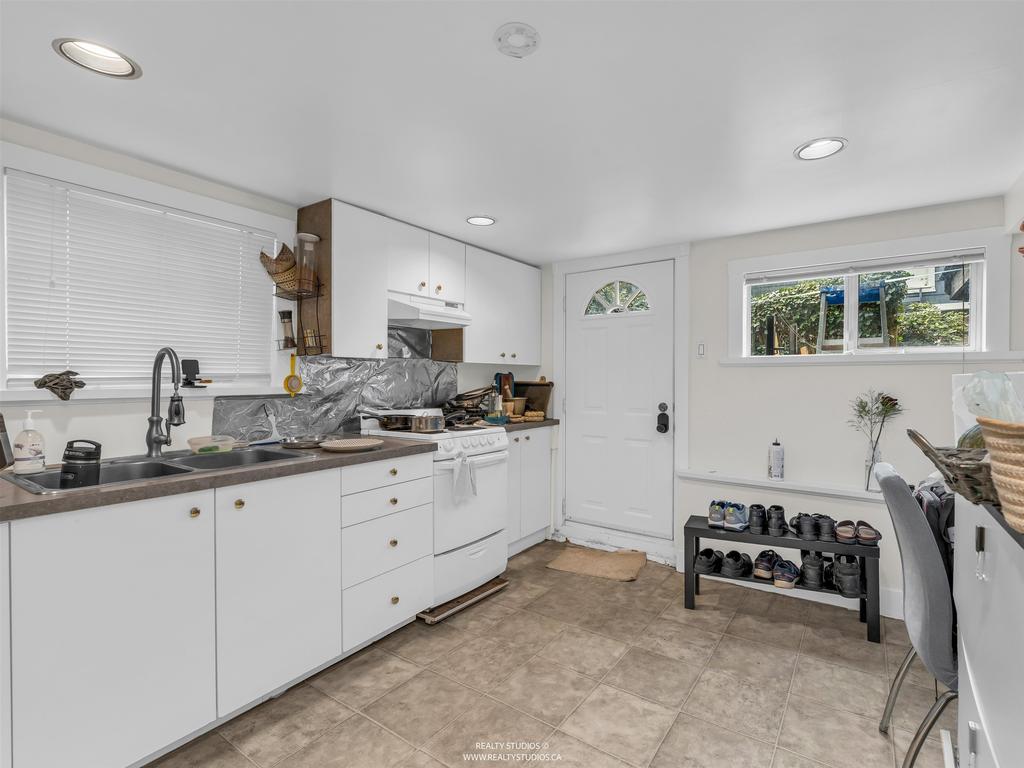 Listing Image for R3097004