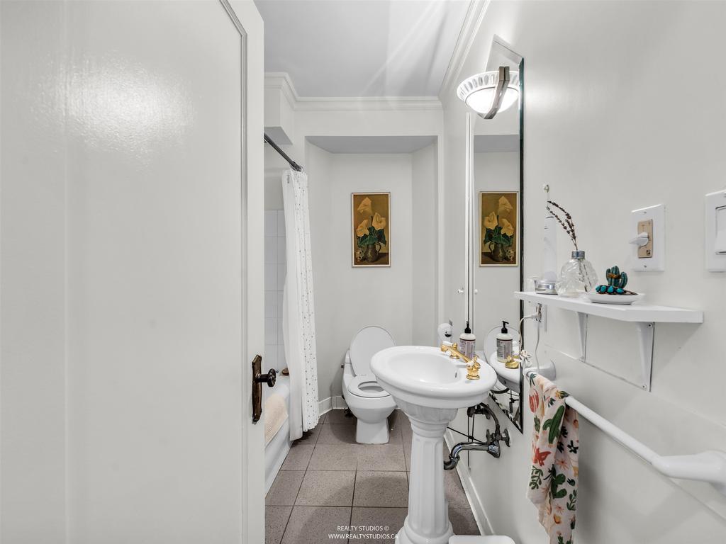 Listing Image for R3097004