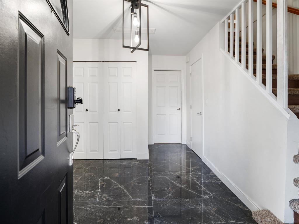 Listing Image for R3097006