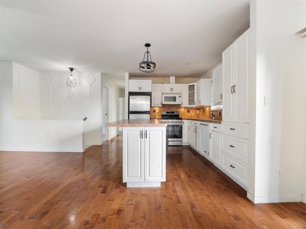 Listing Image for R3097006