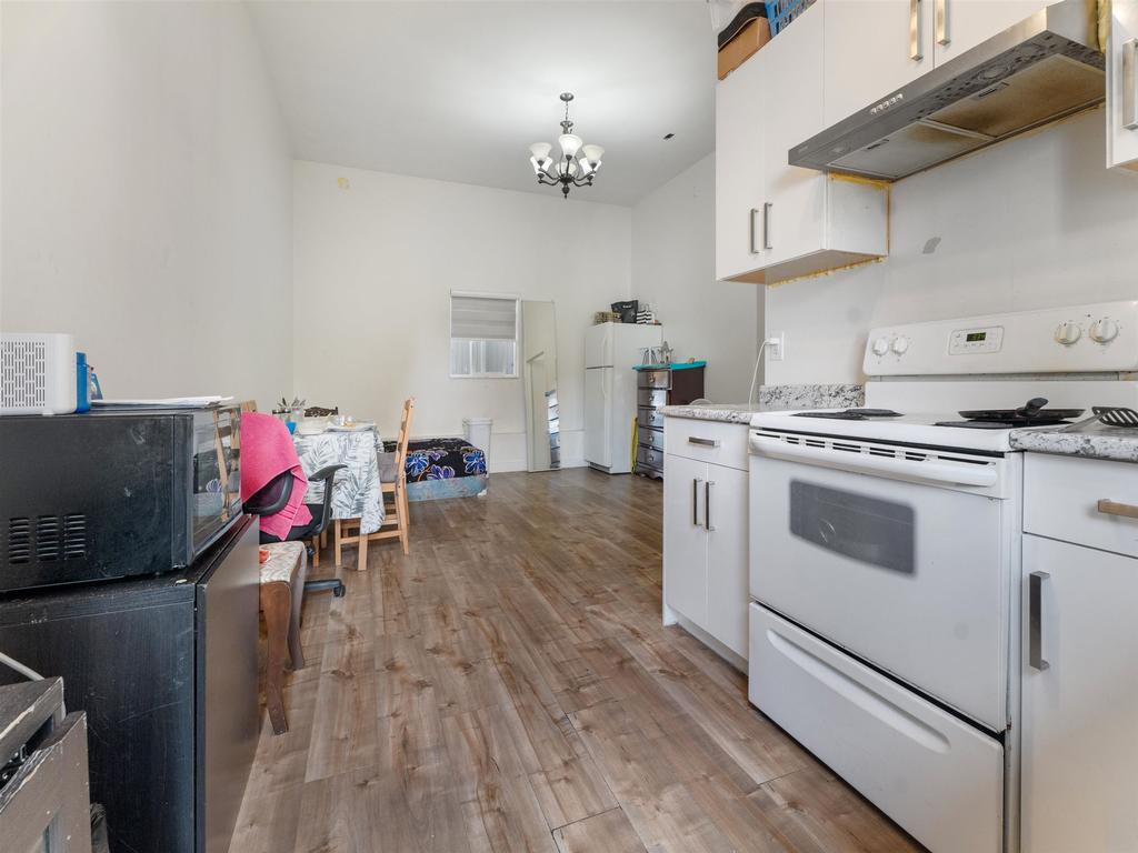 Listing Image for R3097006