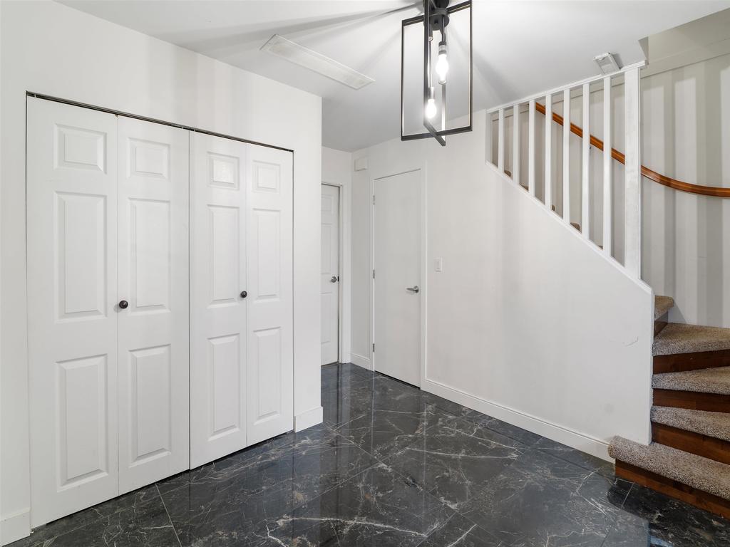 Listing Image for R3097006