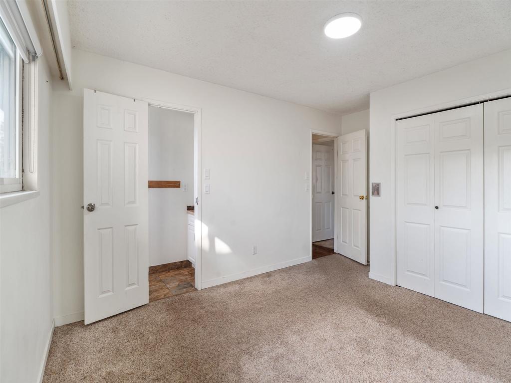 Listing Image for R3097006