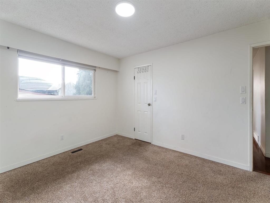 Listing Image for R3097006