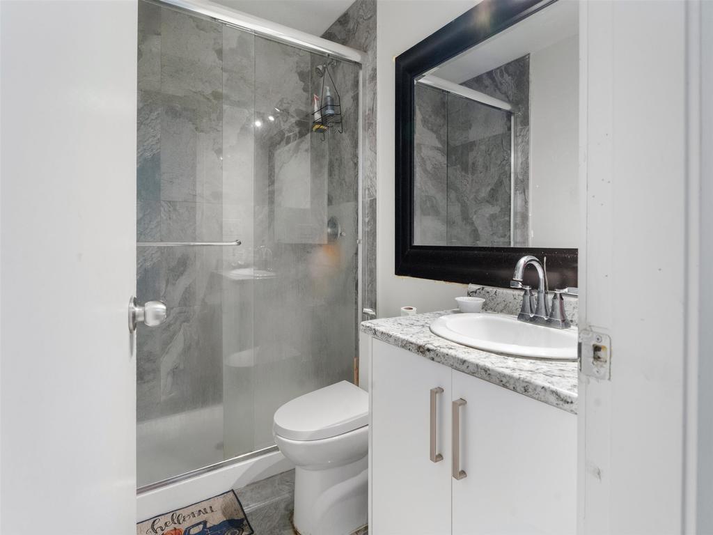 Listing Image for R3097006