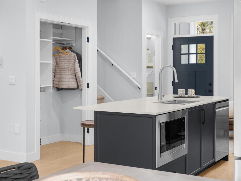 Listing Image for R3097012