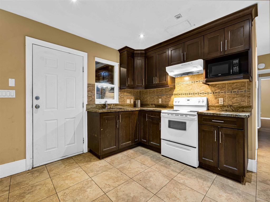 Listing Image for R3097020