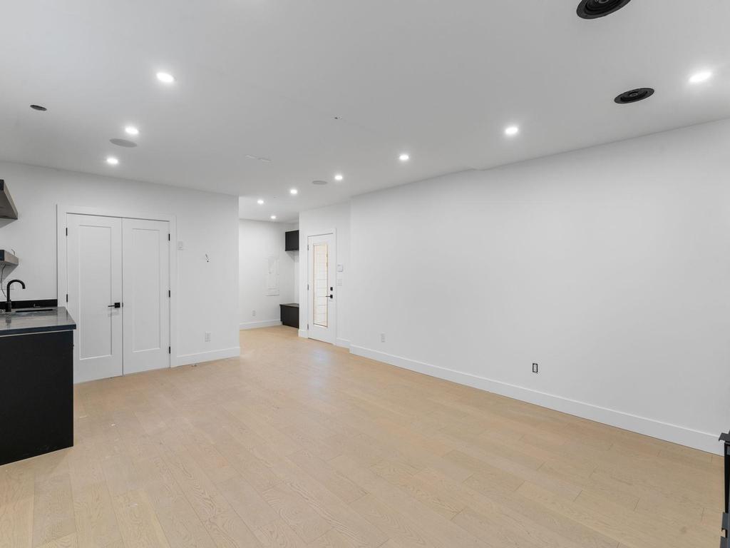 Listing Image for R3097053