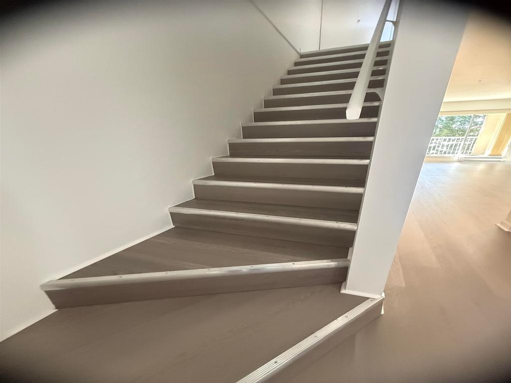 Listing Image for R3097077