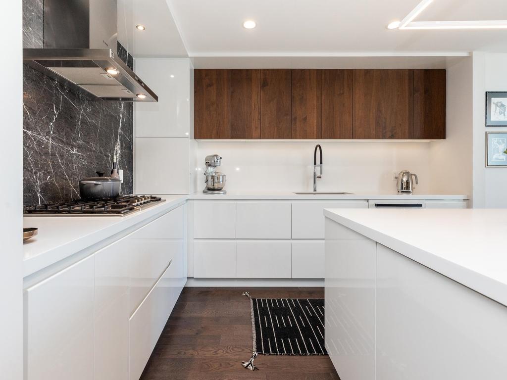 Listing Image for R3097227