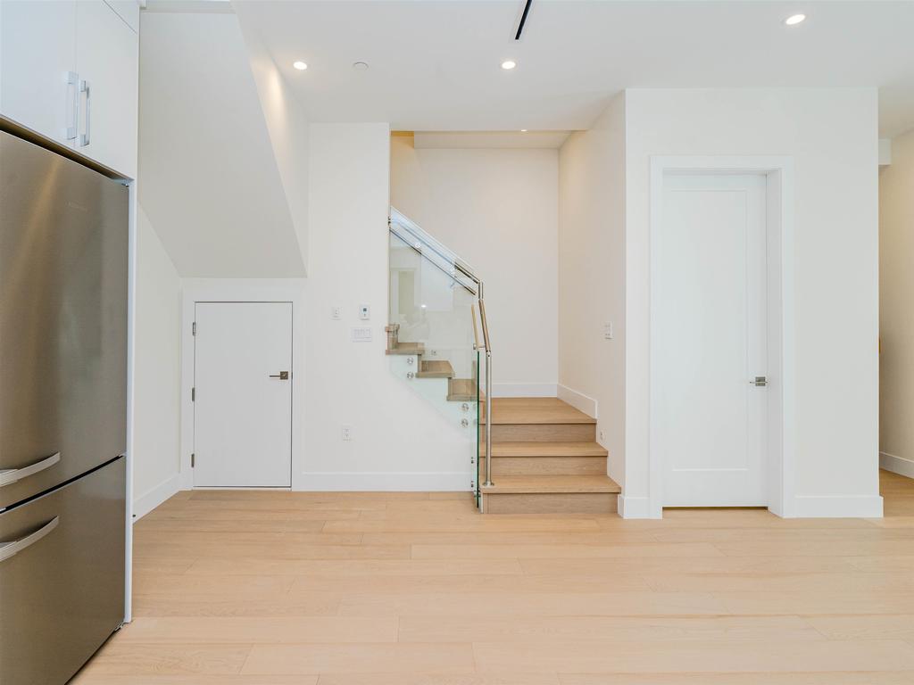 Listing Image for R3097376