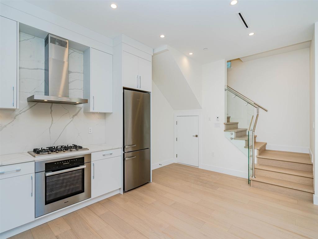 Listing Image for R3097376