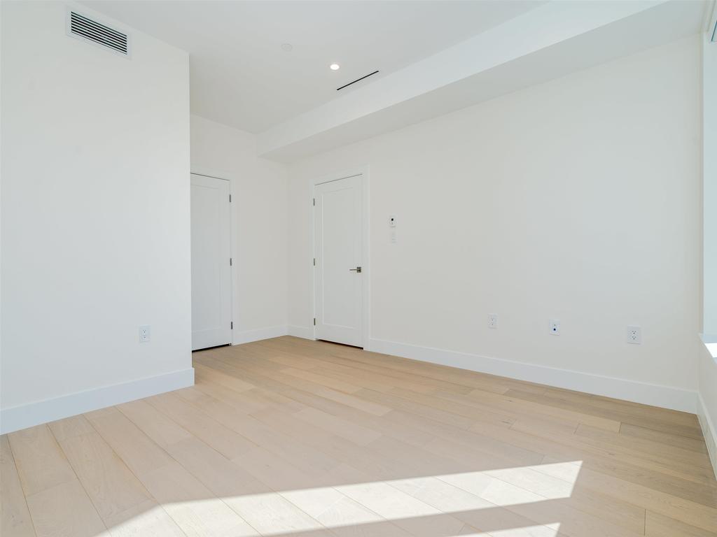 Listing Image for R3097376