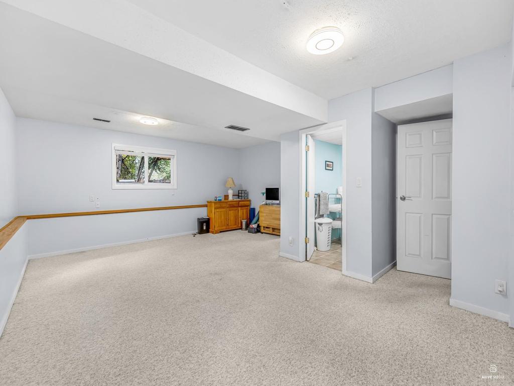 Listing Image for R3097396