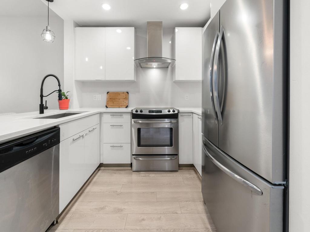 Listing Image for R3097402