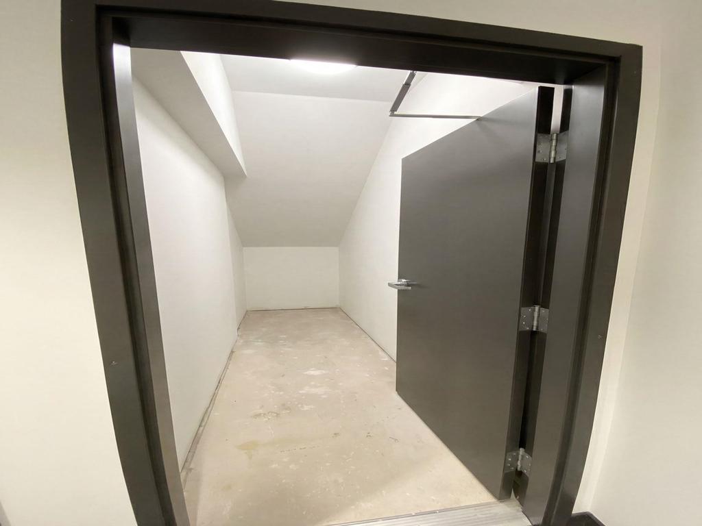 Listing Image for R3097402