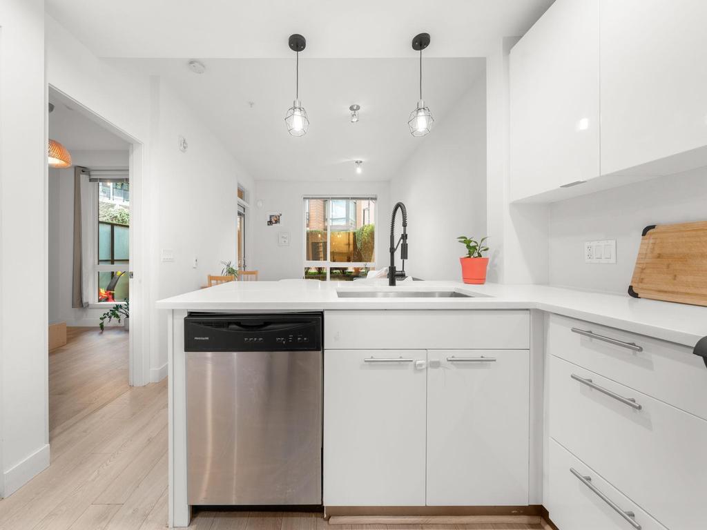 Listing Image for R3097402