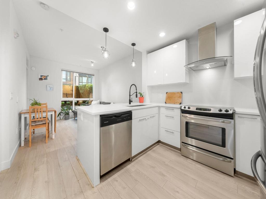 Listing Image for R3097402