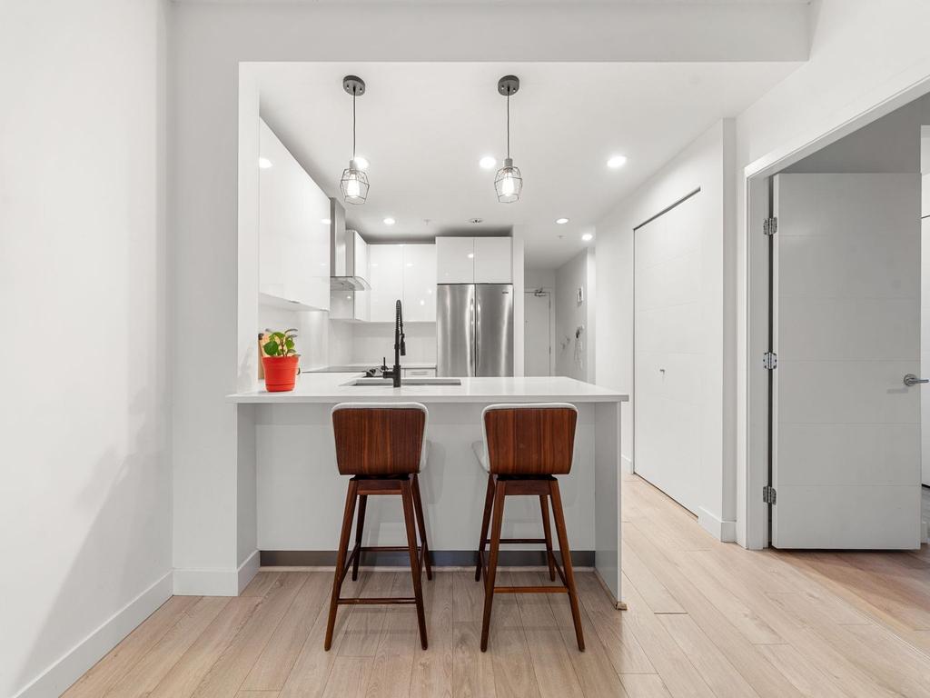 Listing Image for R3097402