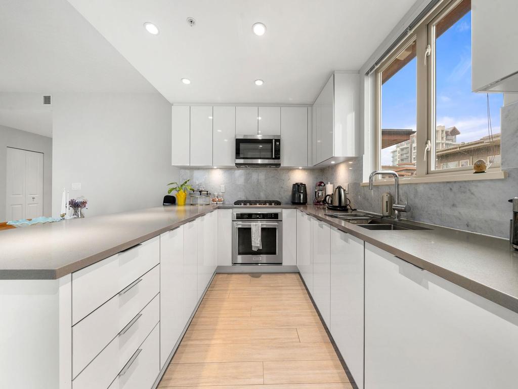 Listing Image for R3097406