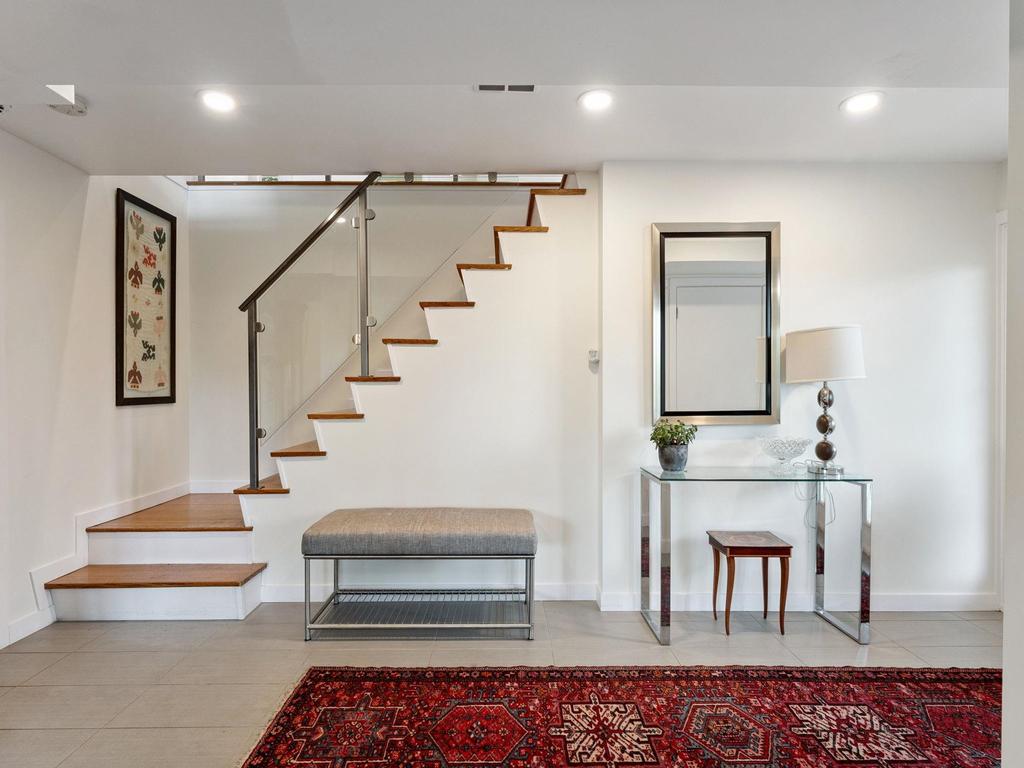 Listing Image for R3097527