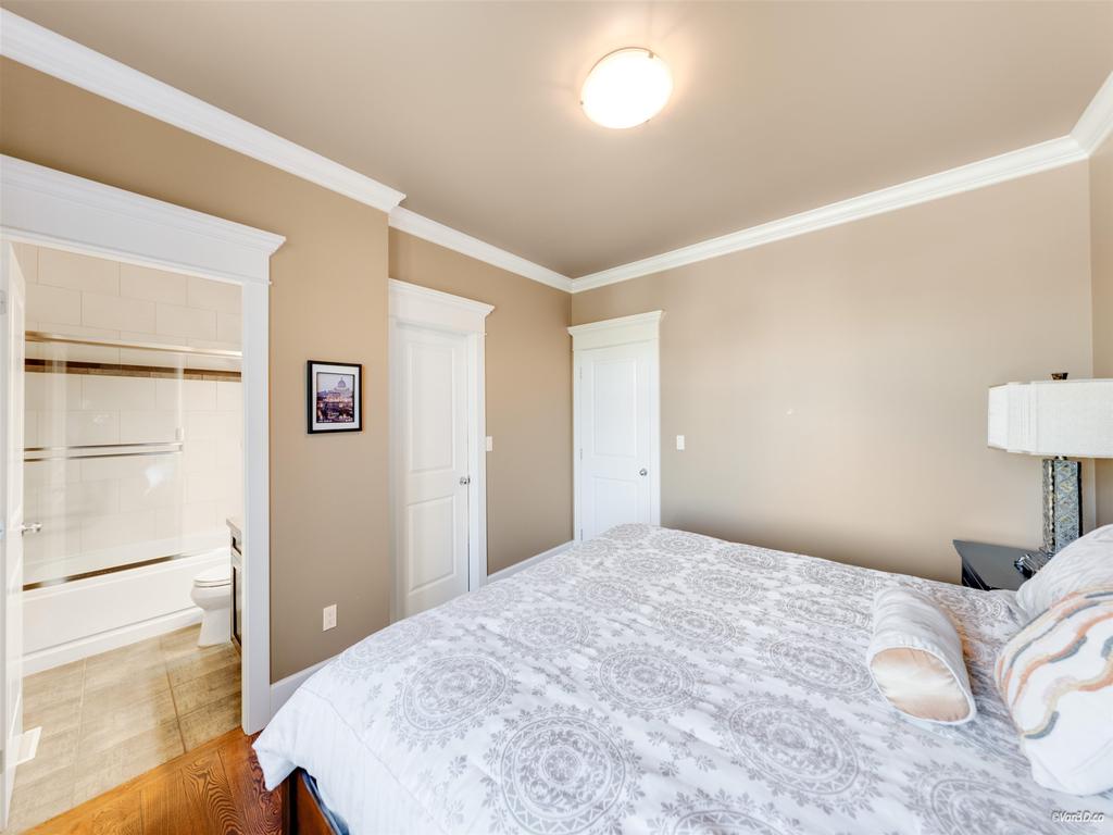 Listing Image for R3097536