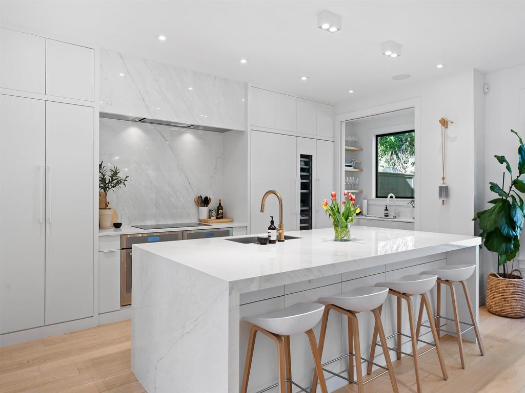 Listing Image for R3097580