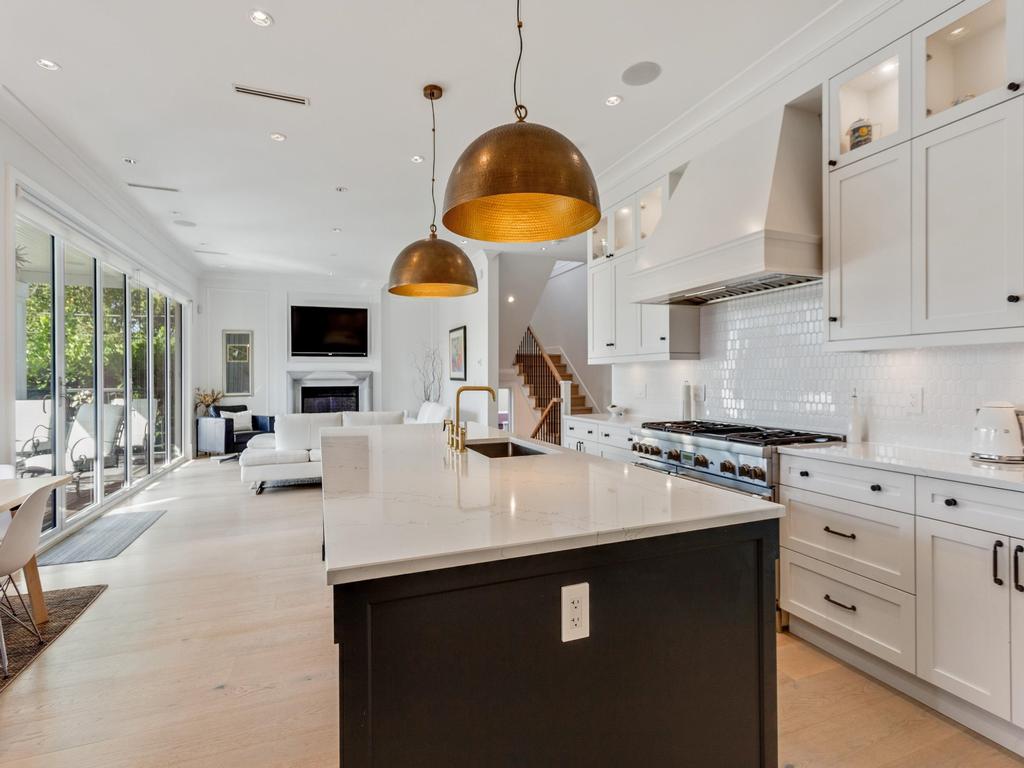 Listing Image for R3097772