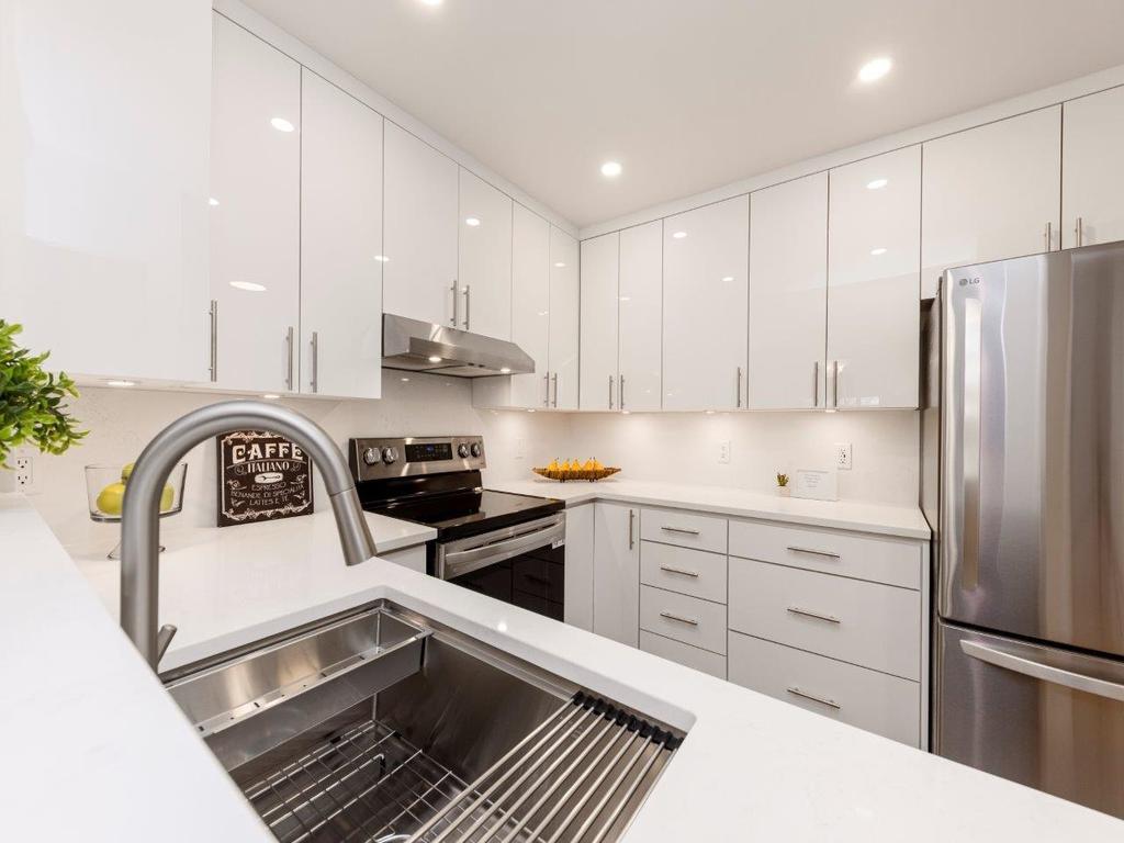 Listing Image for R3098095