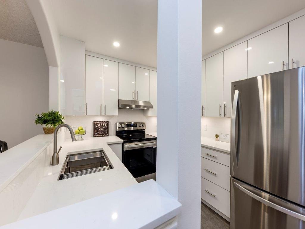 Listing Image for R3098095