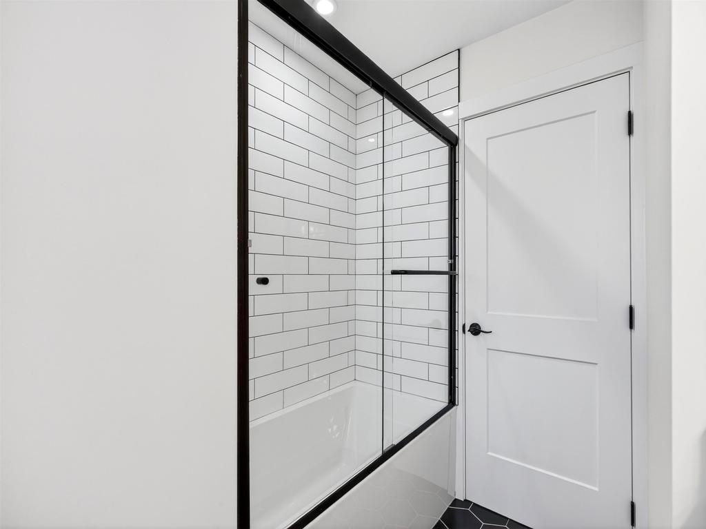 Listing Image for R3098159