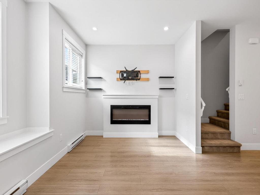 Listing Image for R3098174