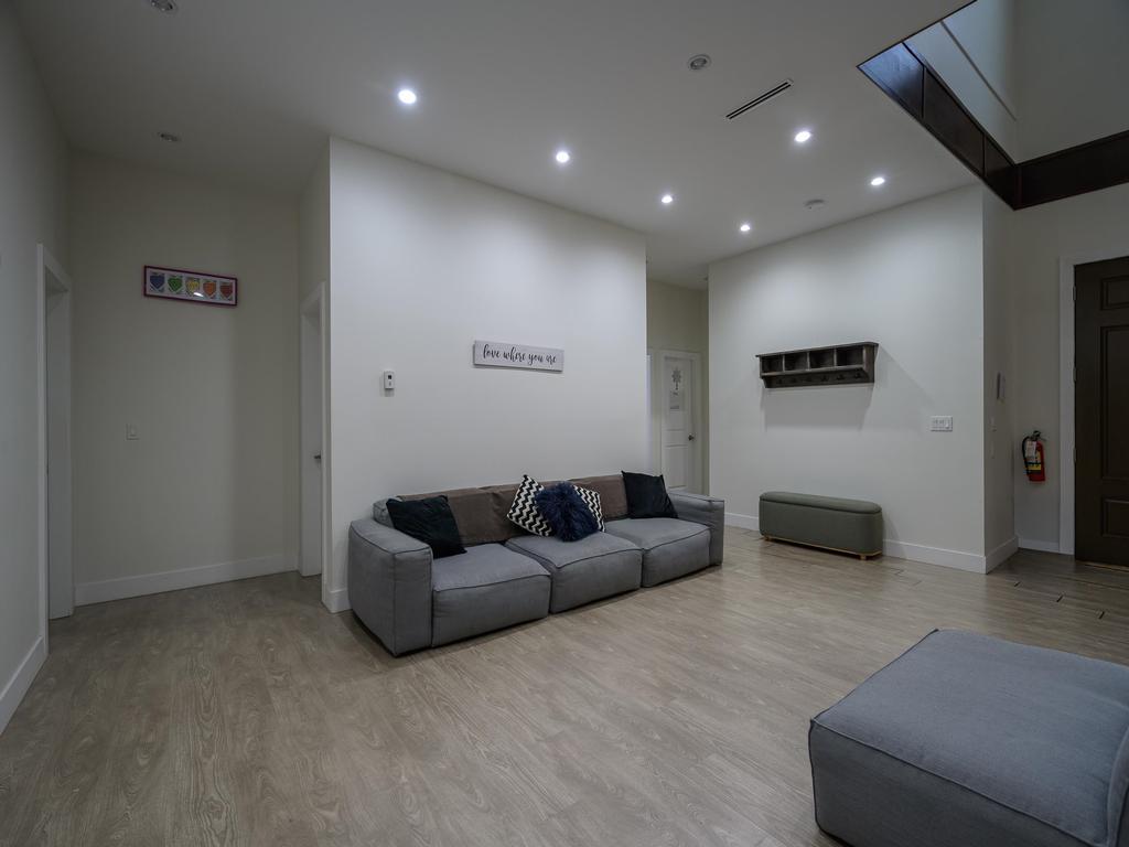 Listing Image for R3098209