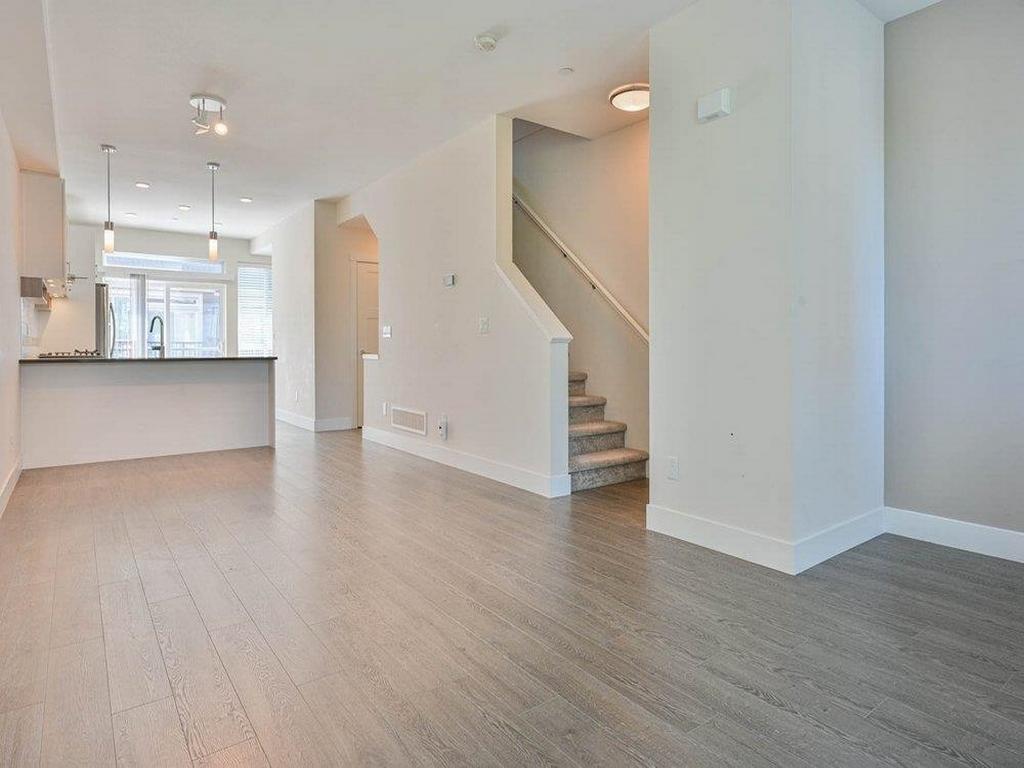 Listing Image for R3098230