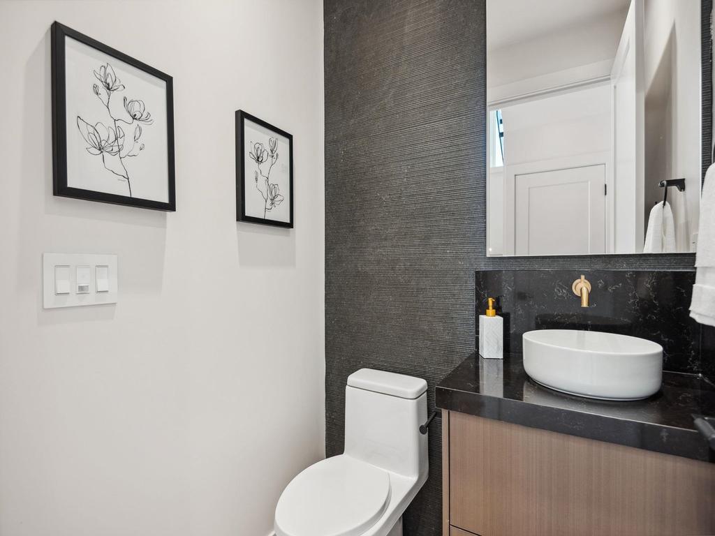 Listing Image for R3098335