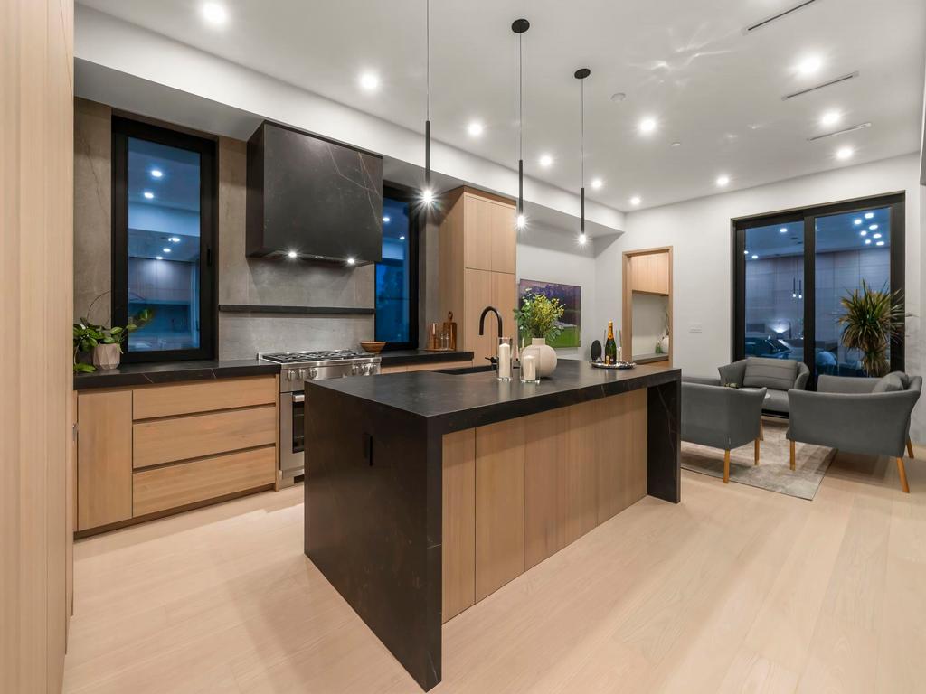 Listing Image for R3098417