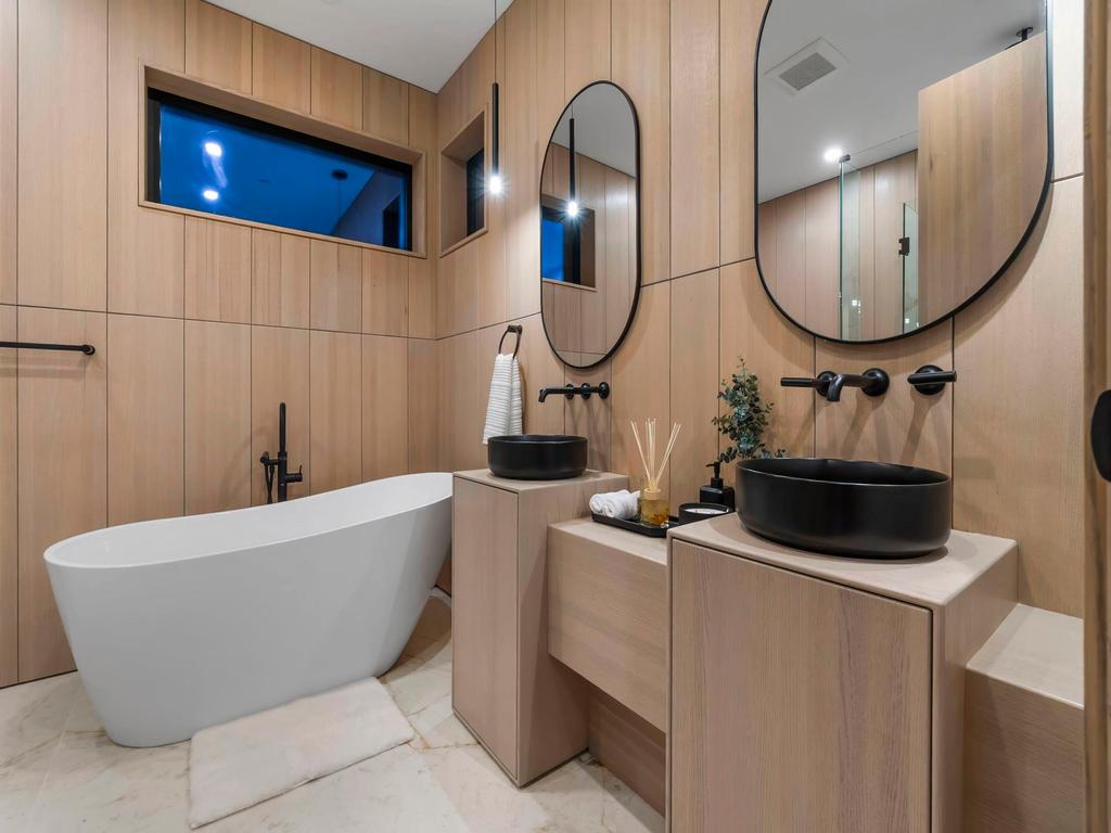 Listing Image for R3098417