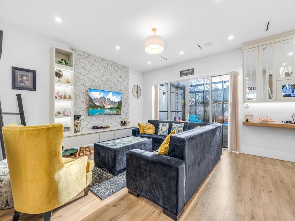 Listing Image for R3098435