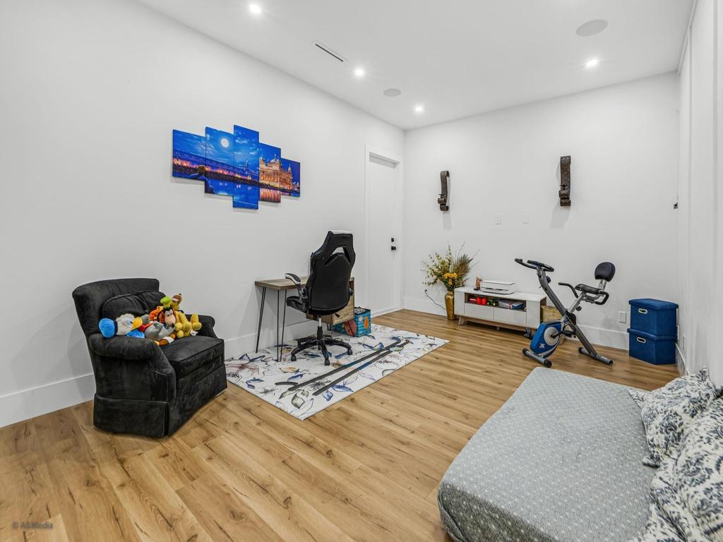 Listing Image for R3098435