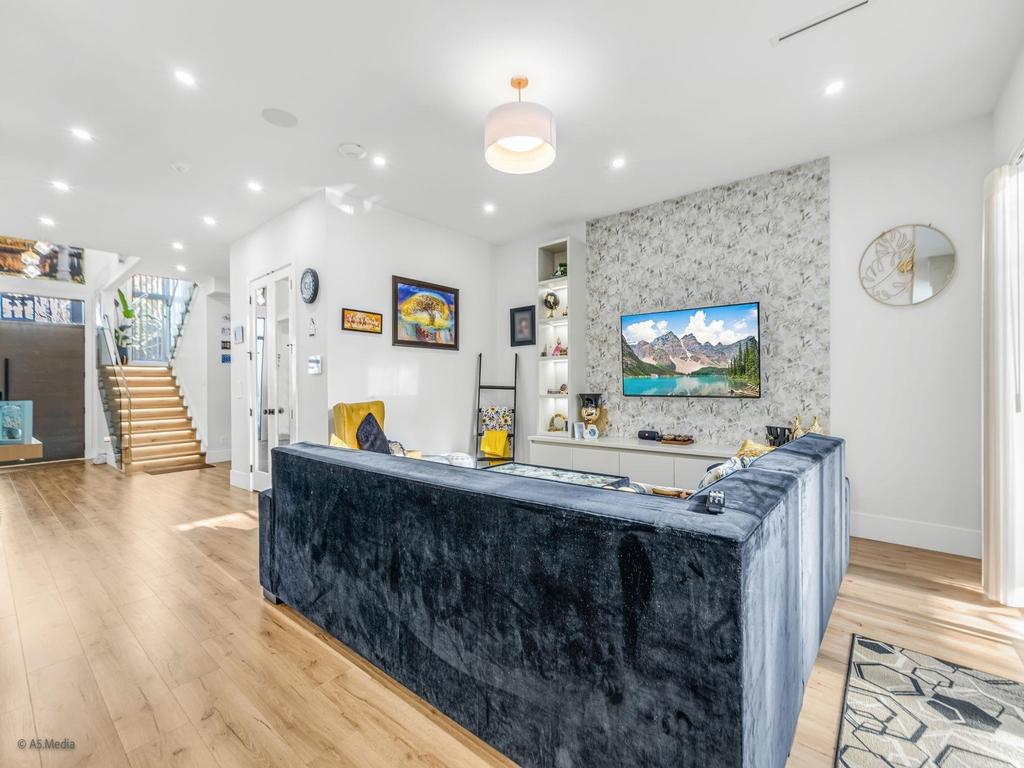 Listing Image for R3098435